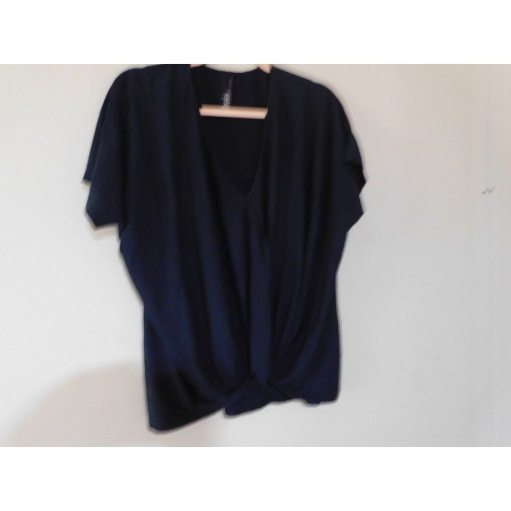 Women's knot front v neck t shirt, size M